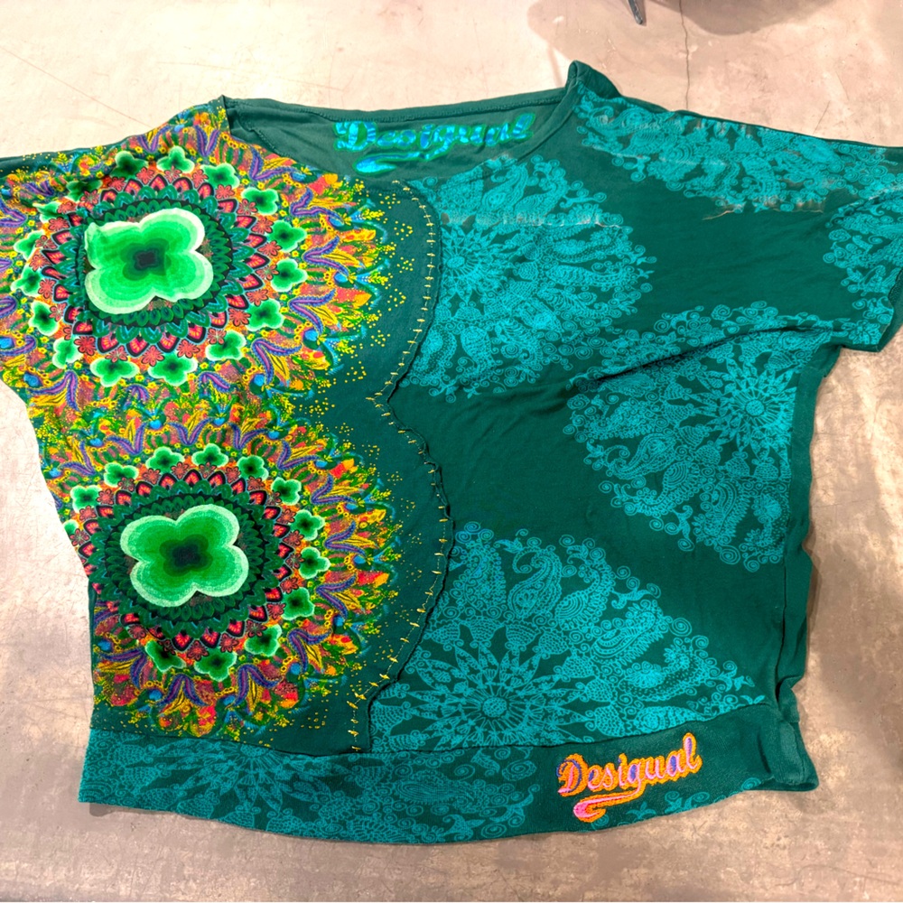 Desigual Teal and Multicolor Artistic Top- FUN& FLATTERING! Unique,cute,zoom in👀
